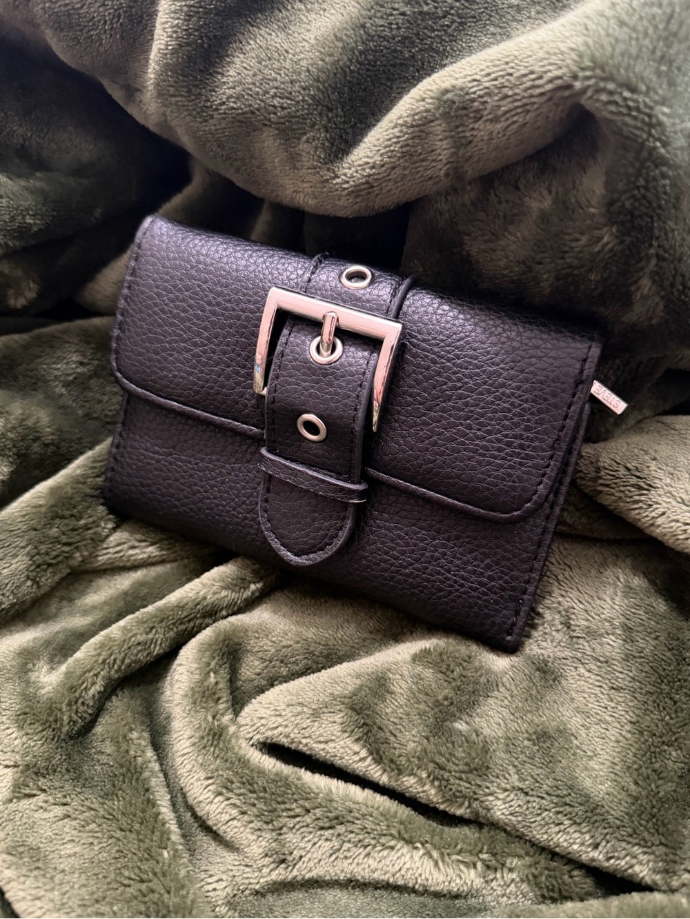 Steve Madden Black Pebbled Leather Buckle Wallet Crossbody